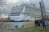 cruiseschip Norwegian Breakaway door Friesenbrücke / Bron: ottergraafjes