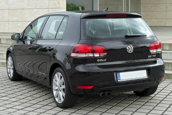 A VW Golf VI Tdi, allegedly equipped with cheating software between 2009 and 2013 / Source: S 400 HYBRID, Wikimedia Commons (CC BY-1.0)