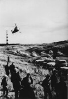 1 november 1965 - de Grieken komen aan op het parkeerterrein bij de strandovergang / Bron: Gerbrand Bruin